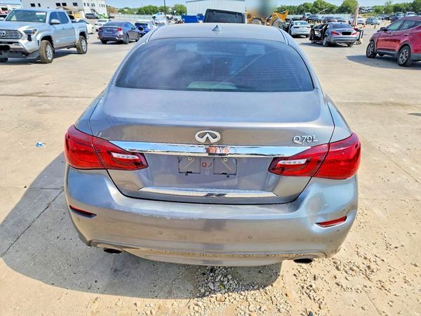 2015 INFINITI Q70L