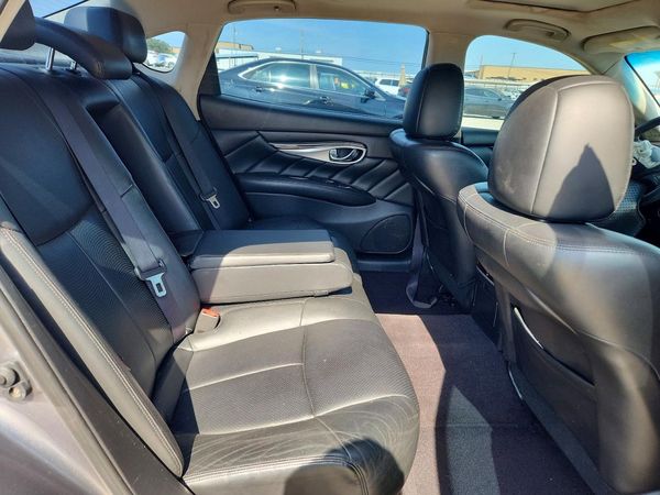 2015 INFINITI Q70L