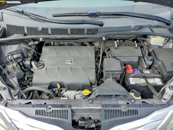 2016 TOYOTA SIENNA
