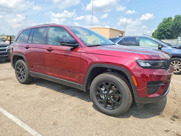 2025 JEEP CHEROKEE Laredo, Altitude