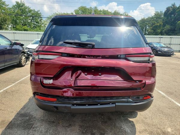 2025 JEEP CHEROKEE Laredo, Altitude