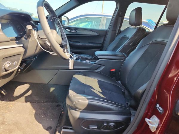 2025 JEEP CHEROKEE Laredo, Altitude