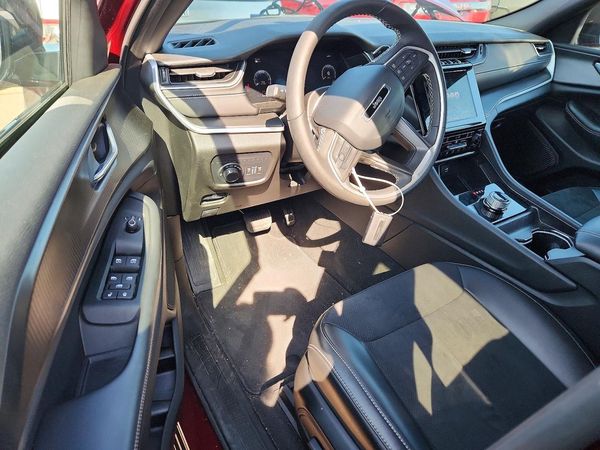 2025 JEEP CHEROKEE Laredo, Altitude