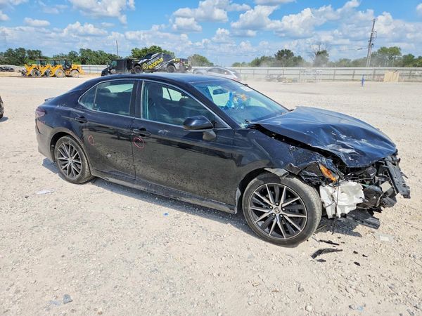 2021 TOYOTA CAMRY SE — Passenger 3/4