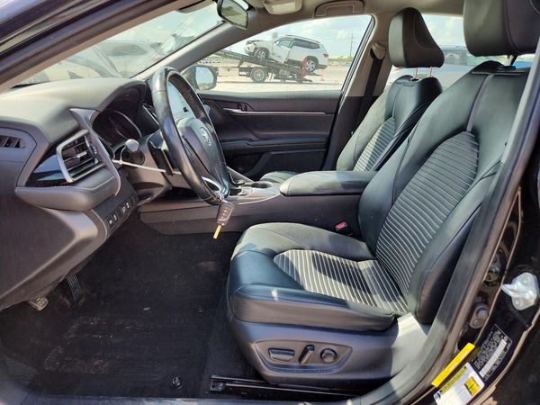 2021 TOYOTA CAMRY SE — DENT