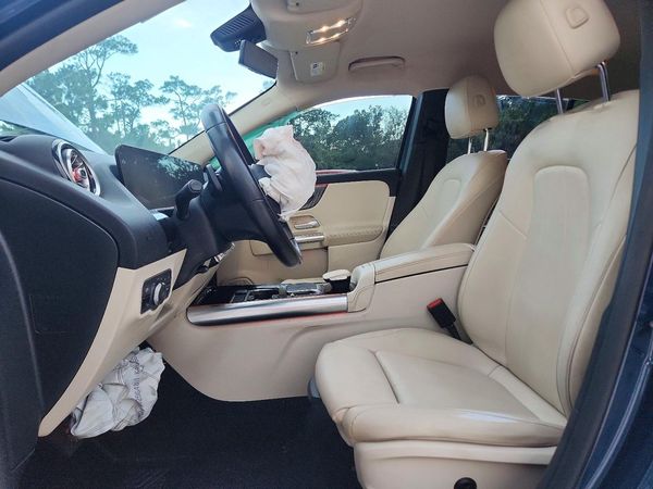 2021 MERCEDES-BENZ GLA-CLASS GLA250 — DENT