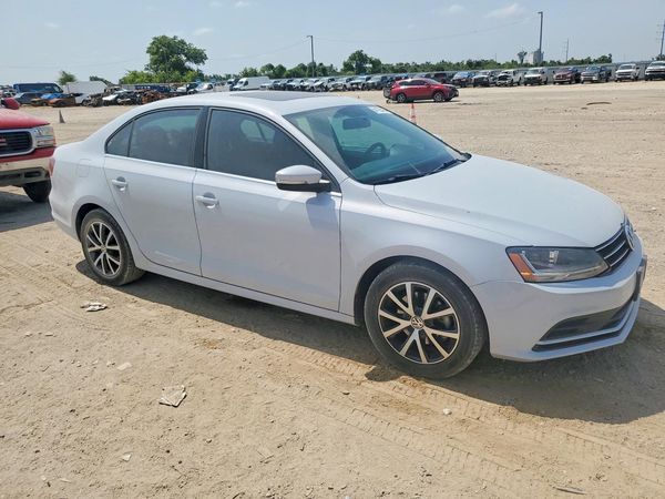 2017 VOLKSWAGEN JETTA SE