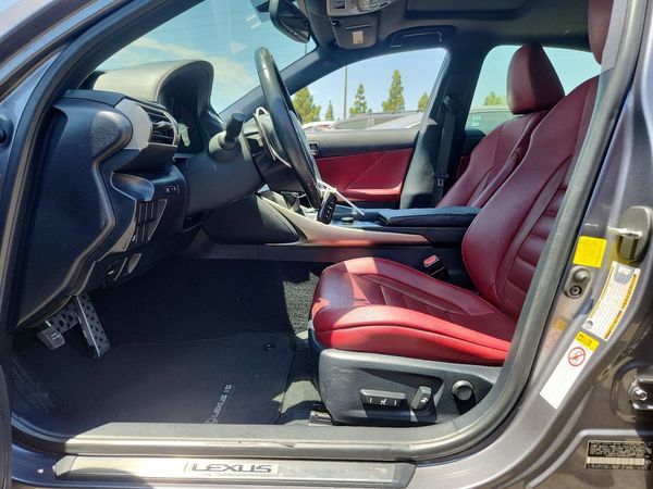 2016 LEXUS IS 200t