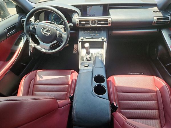 2016 LEXUS IS 200t