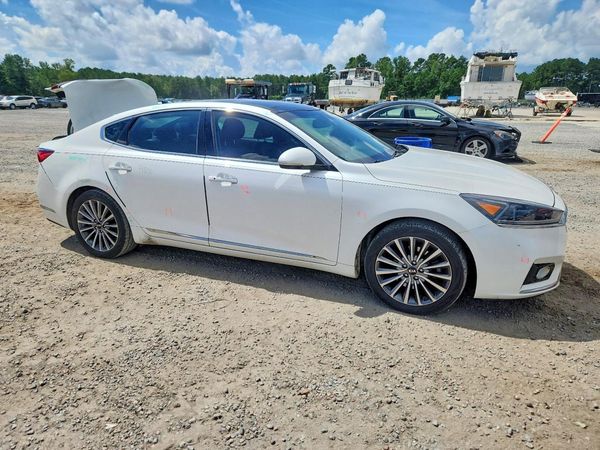 2017 KIA CADENZA