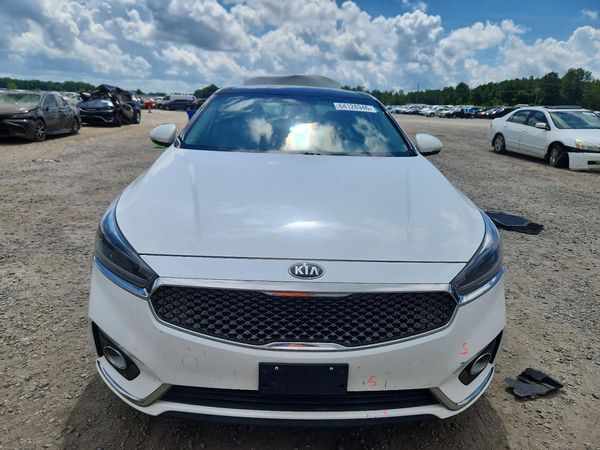 2017 KIA CADENZA