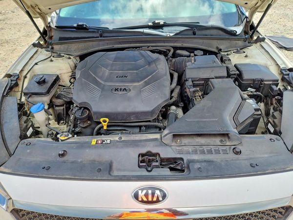 2017 KIA CADENZA