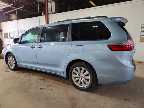 2015 TOYOTA SIENNA