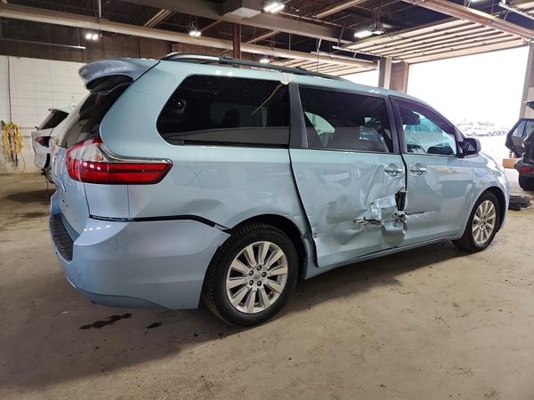 2015 TOYOTA SIENNA