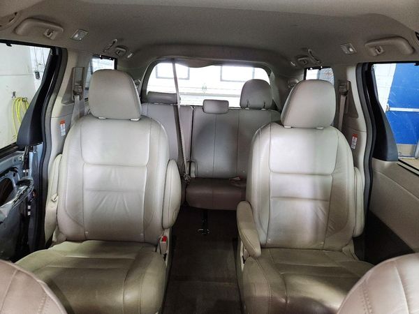 2015 TOYOTA SIENNA