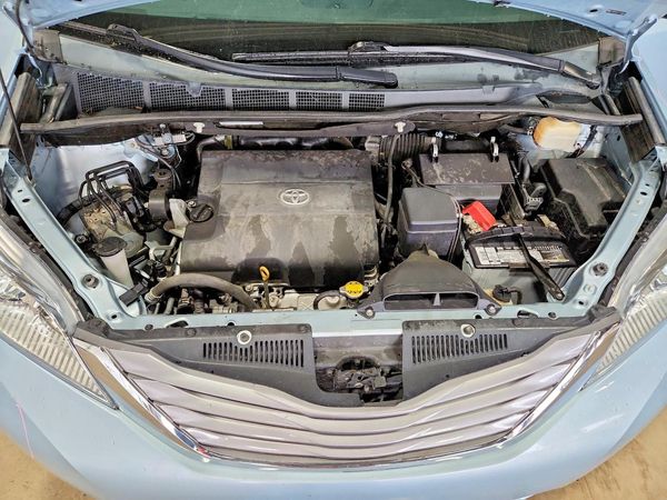2015 TOYOTA SIENNA