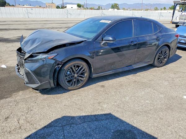 2025 TOYOTA CAMRY