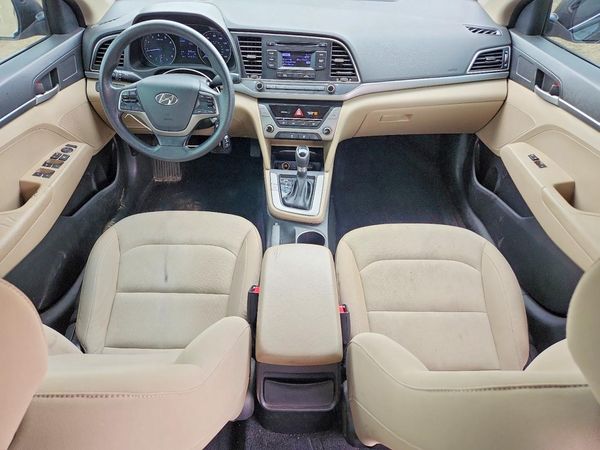 2017 HYUNDAI ELANTRA SE Base