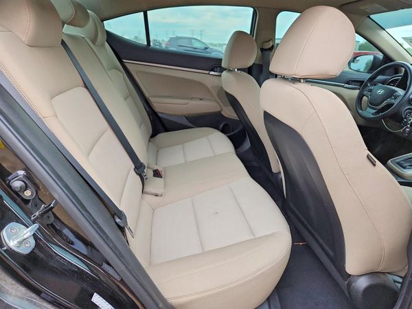 2017 HYUNDAI ELANTRA SE Base