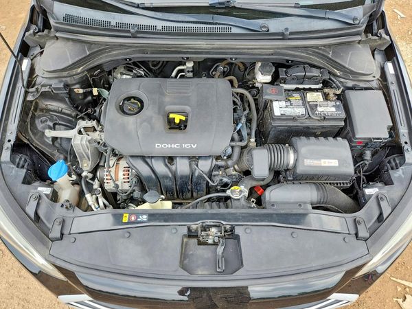 2017 HYUNDAI ELANTRA SE Base