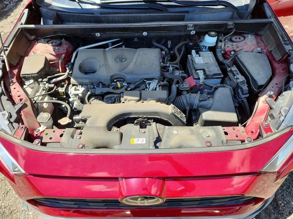 2019 TOYOTA RAV4 XLE / XLE Premium 4WD — Engine bay