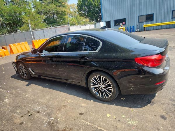 2019 BMW 530