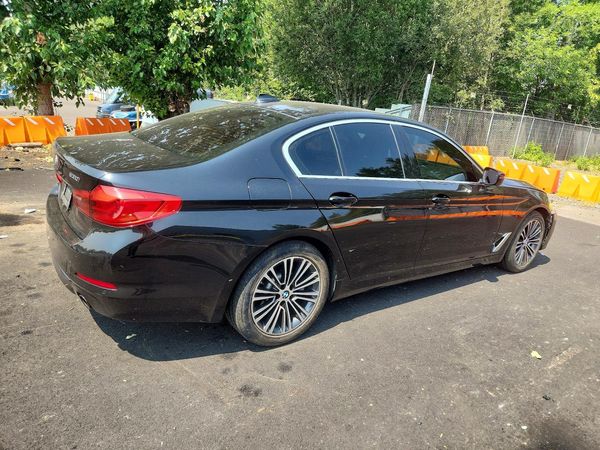 2019 BMW 530