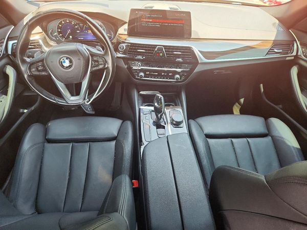 2019 BMW 530