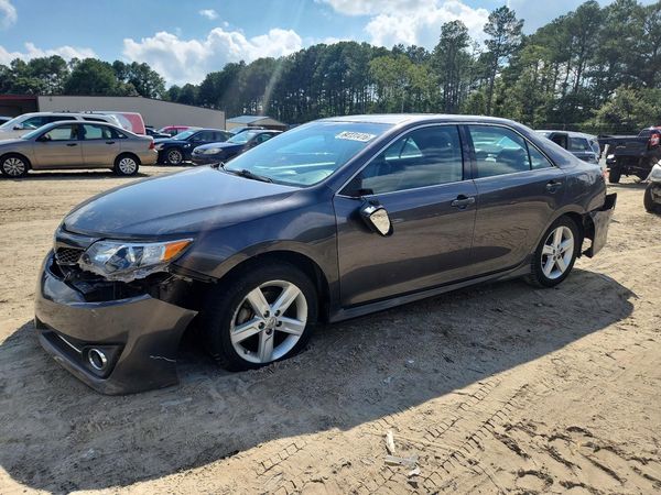 2013 TOYOTA CAMRY