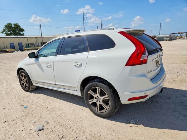 2015 VOLVO XC60 Platinum (non R design)