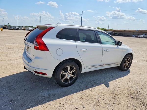 2015 VOLVO XC60 Platinum (non R design)