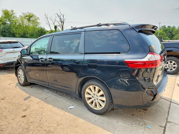 2015 TOYOTA SIENNA