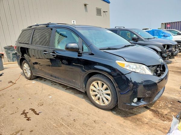 2015 TOYOTA SIENNA