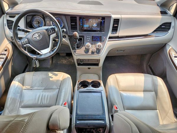 2015 TOYOTA SIENNA