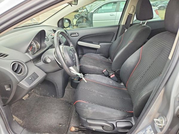 2012 MAZDA 2 Touring/GS