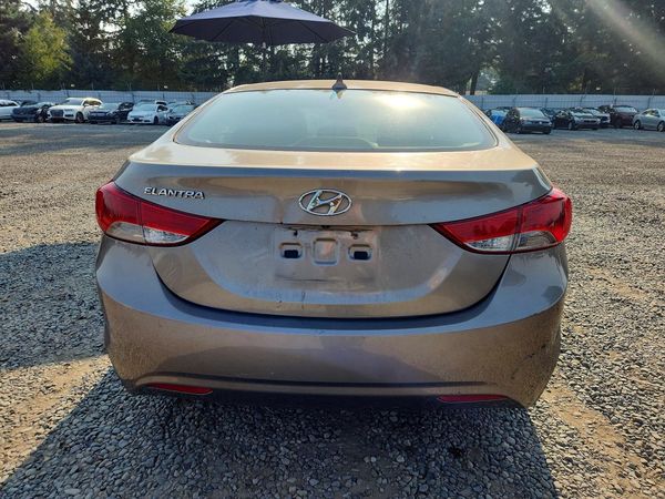2012 HYUNDAI ELANTRA