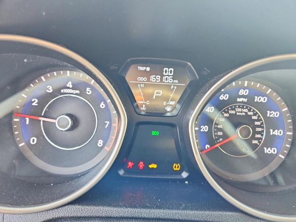 2012 HYUNDAI ELANTRA