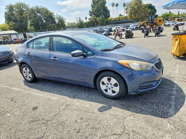 2016 KIA FORTE GL (Middle-Low Grade)