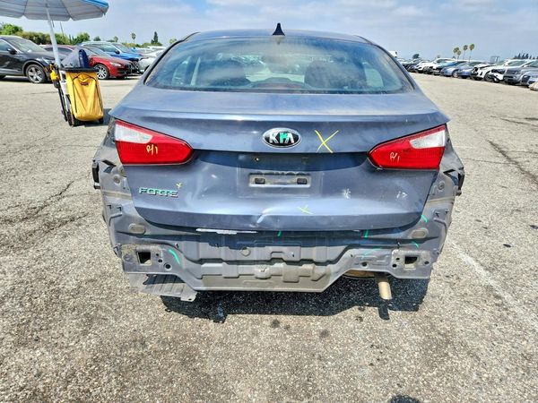 2016 KIA FORTE GL (Middle-Low Grade)