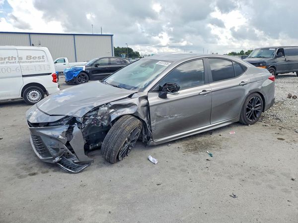 2025 TOYOTA CAMRY