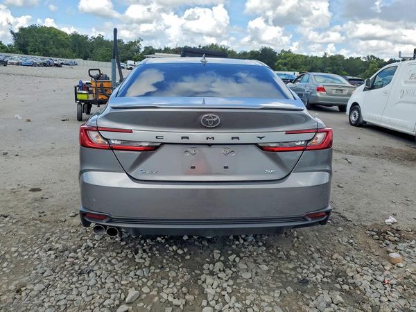 2025 TOYOTA CAMRY