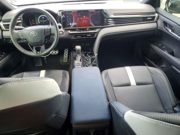 2025 TOYOTA CAMRY