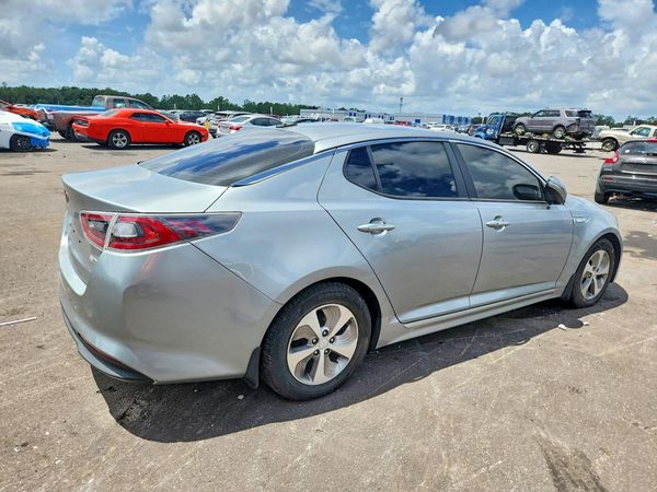 2016 KIA OPTIMA GL - Middle-low