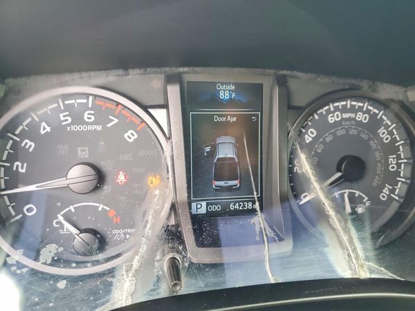 2022 TOYOTA TACOMA SR5