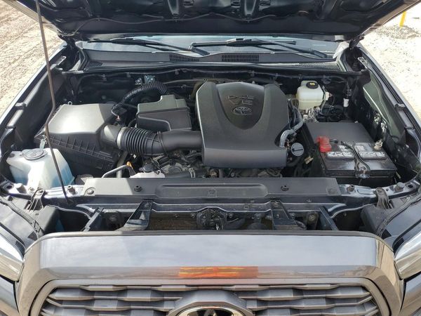 2022 TOYOTA TACOMA SR5