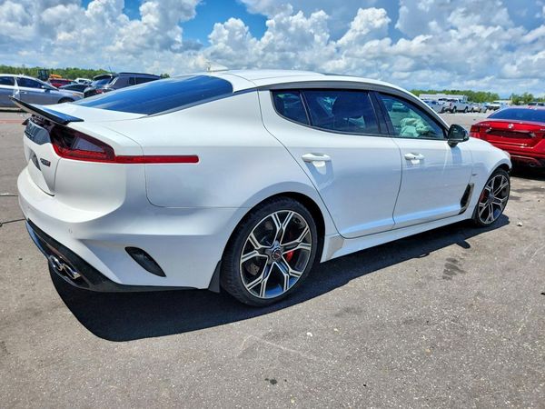 2018 KIA STINGER GT1