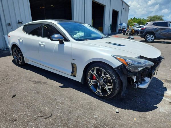 2018 KIA STINGER GT1