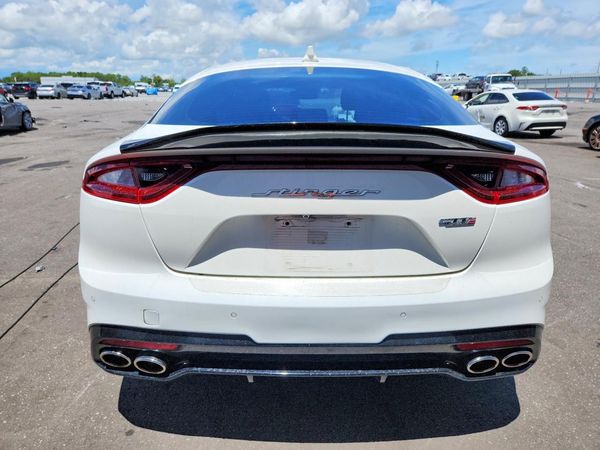 2018 KIA STINGER GT1