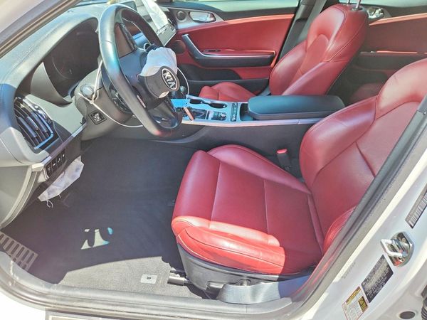 2018 KIA STINGER GT1