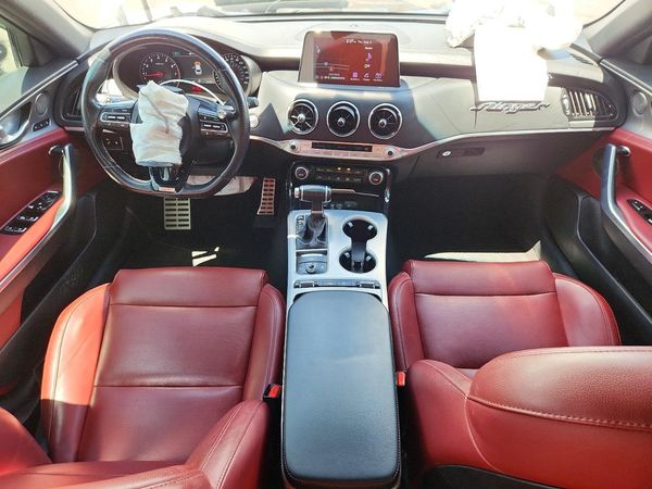 2018 KIA STINGER GT1